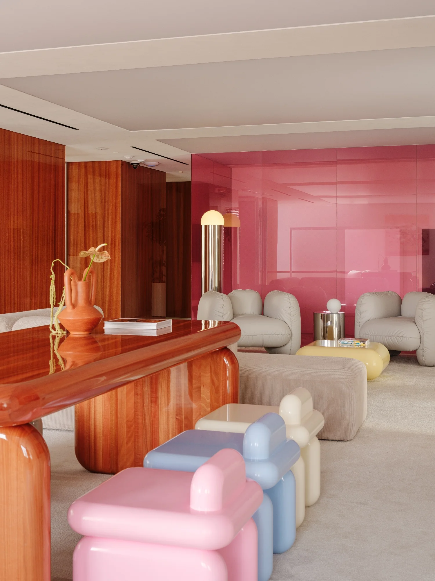 Топ-10 самых красивых офисов продаж на рынке новостроек Московского региона