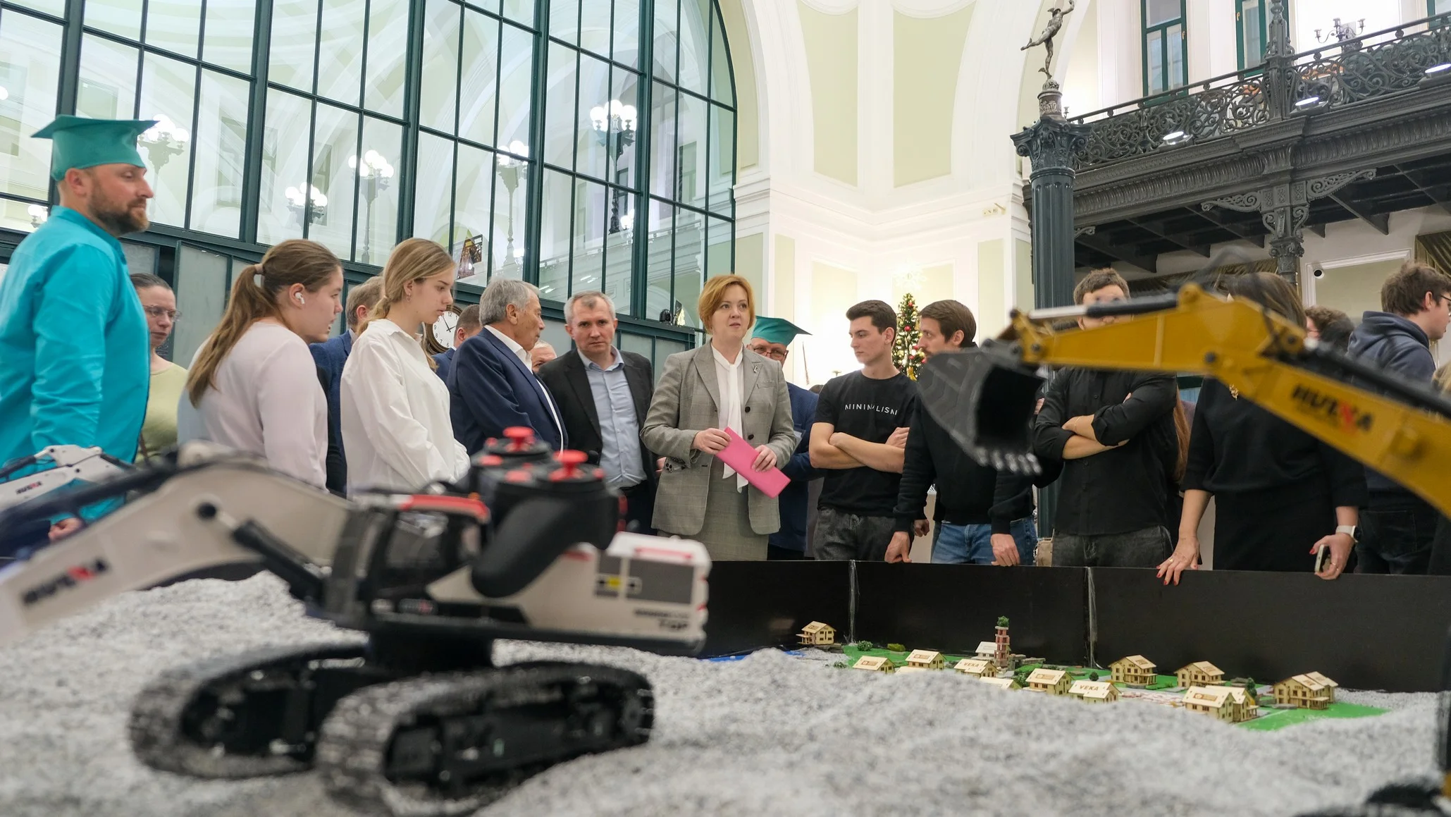 Юные строители на «Малоэтажной России»: как кружок «Малоэтажная Академия. Троицк» покорил профессиональный форум