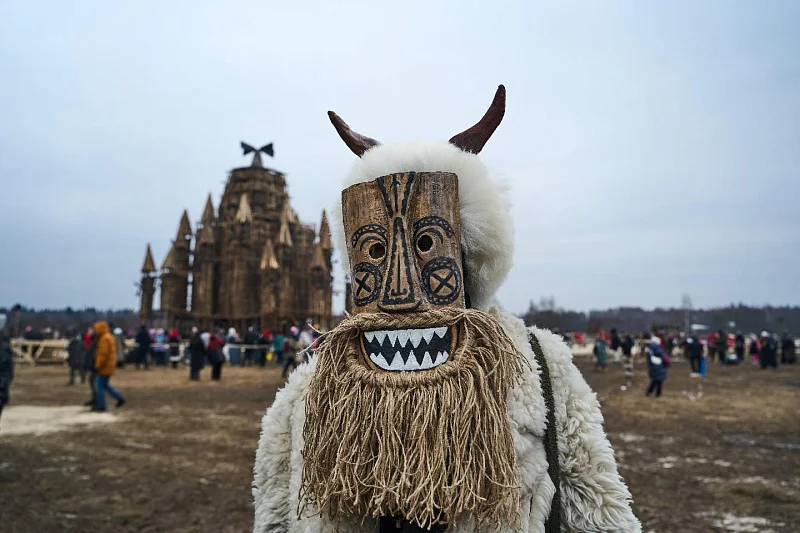 Гори ясно: в Калужской области прошел огненный перформанс в честь Масленицы