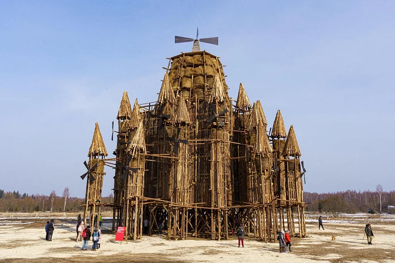 Гори ясно: в Калужской области прошел огненный перформанс в честь Масленицы