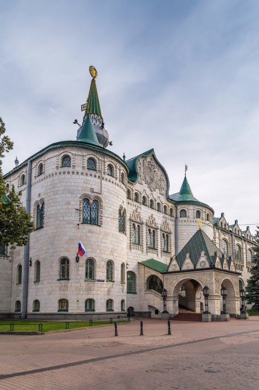 «Карманный банк»: как в Нижнем Новгороде появился свой сказочный замок