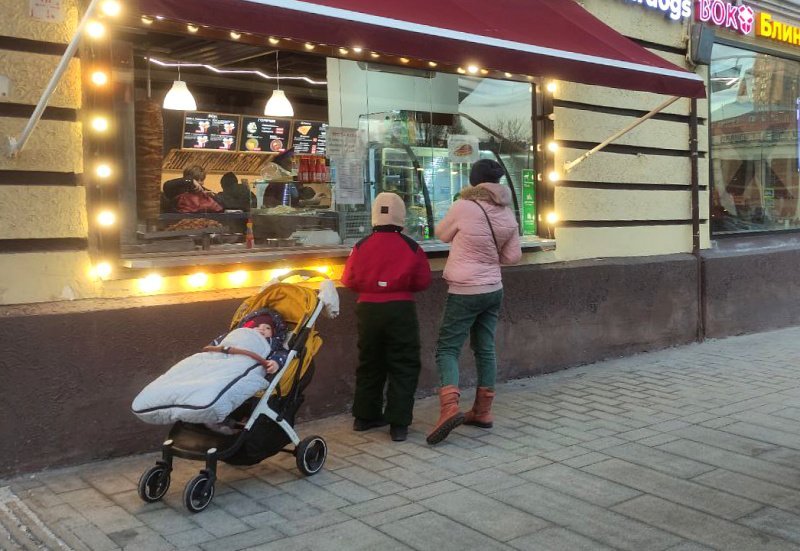 Количество шаверм в Петербурге за год сократилось почти на треть