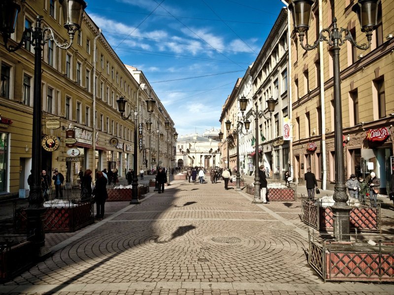 В Петербурге вернулся спрос на помещения стрит-ретейл 