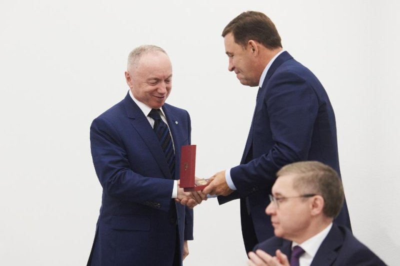 Главе крупного строительного холдинга присвоили почетное звание Главе крупного строительного холдинга присвоили почетное звание