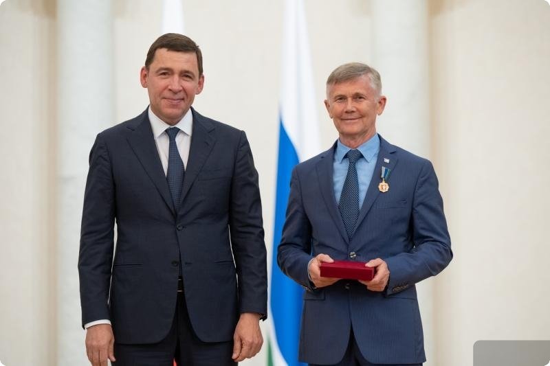 Губернатор Свердловской области наградил руководителей «Атомстройкомлекса» за вклад в развитие региона