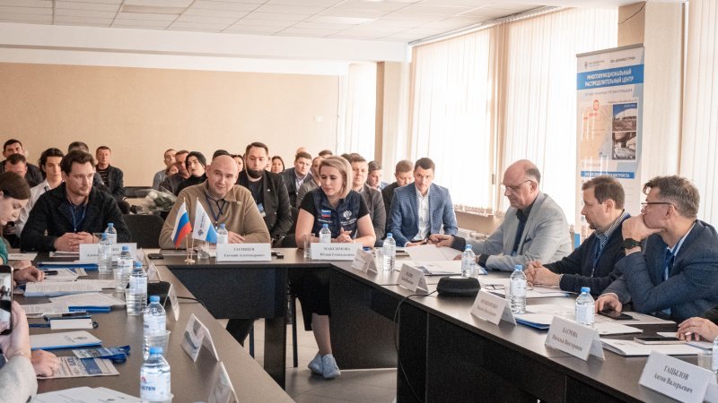 Производить на месте: как наладить выпуск стройматериалов в ДНР, обсудили в Мариуполе