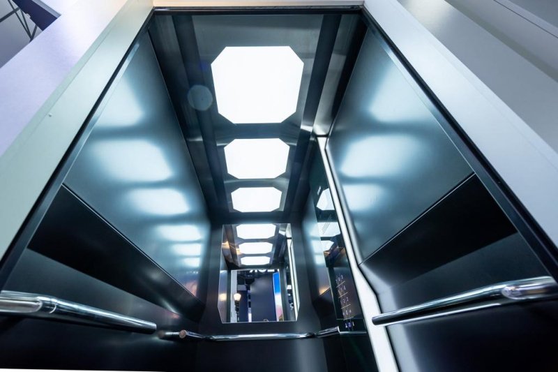 Щербинский завод представил инновационные лифты на выставке REW 2023