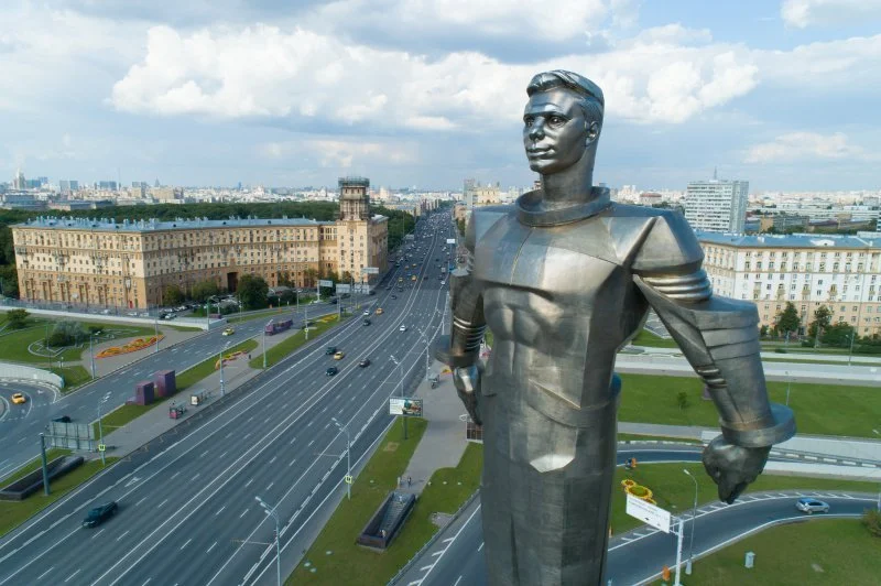 Москва – космосу: на Ленинском проспекте отреставрируют памятник Юрию Гагарину Москва – космосу: на Ленинском проспекте отреставрируют памятник Юрию Гагарину