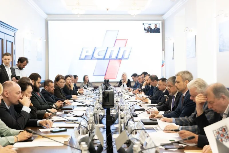 Глава Минстроя России Ирек Файзуллин: переходим от точечных решений к системной трансформации всей отрасли ЖКХ