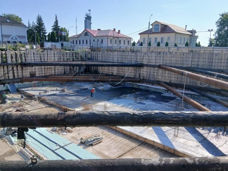 В Великом Новгороде началось устройство фундамента нового историко-археологического центра им. В.Л. Янина