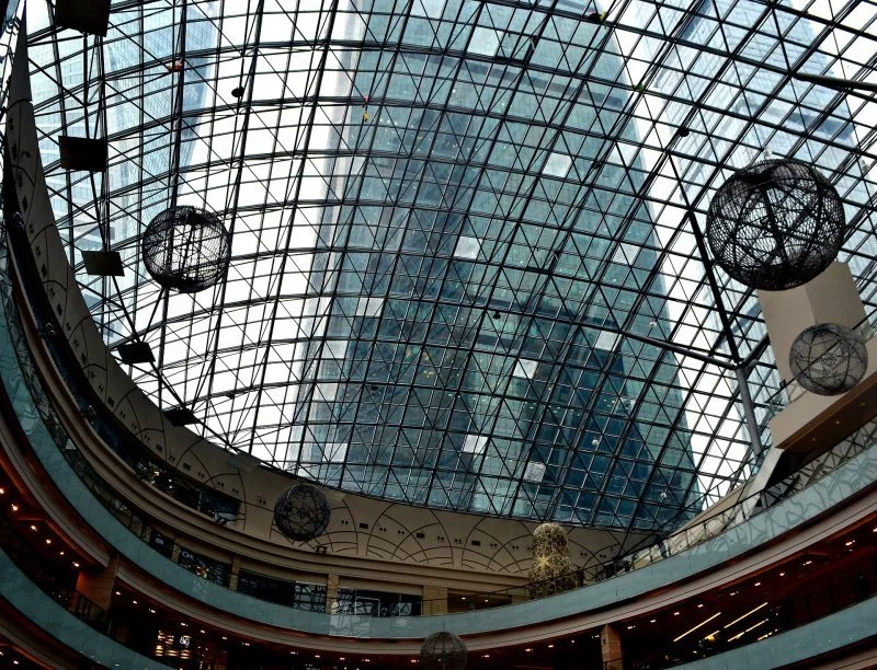 Подсчитана обеспеченность двух столиц торговыми центрами