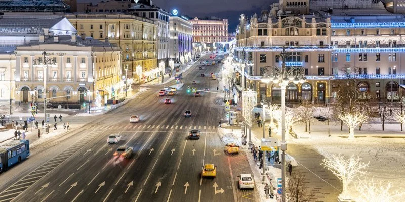 Световые украшения на улицах Москвы останутся до весны