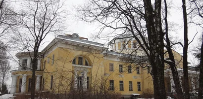 410 1280px-Усадьба_Шуваловых_22.jpg