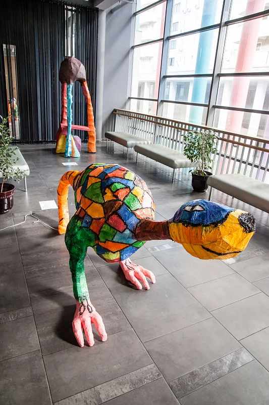 Сцена сложной судьбы