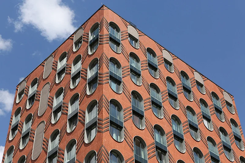 На стройку сквозь барьеры