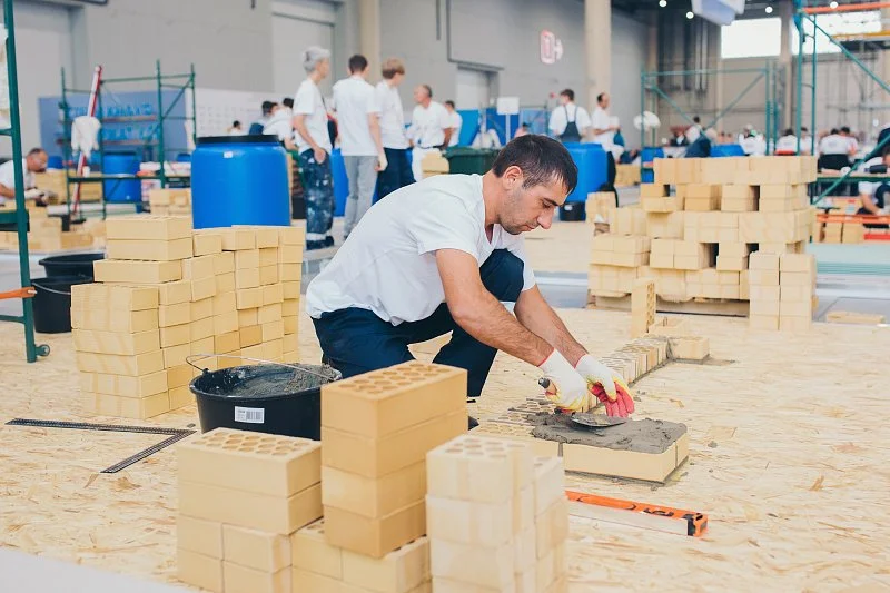 Стартовали финальные соревнования конкурса «Строймастер» в Казани. Фоторепортаж