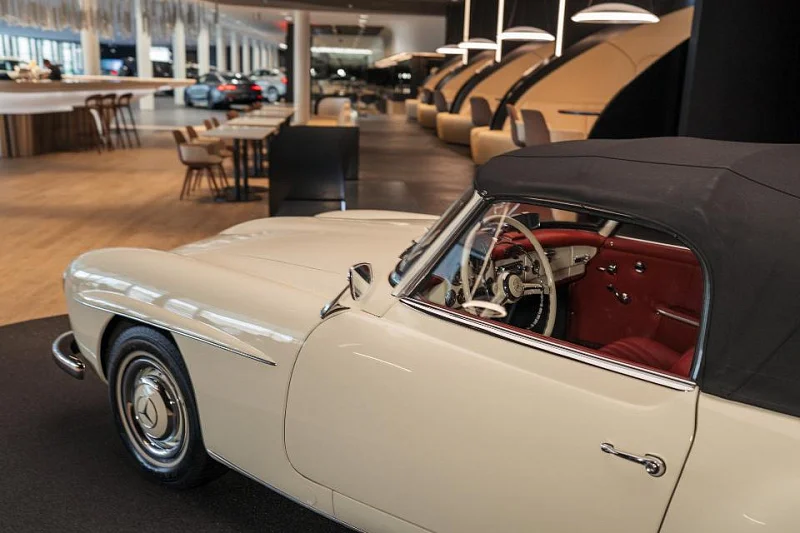 В центре Москвы появилось пространство Mercedes-Benz с офисами и ритейлом