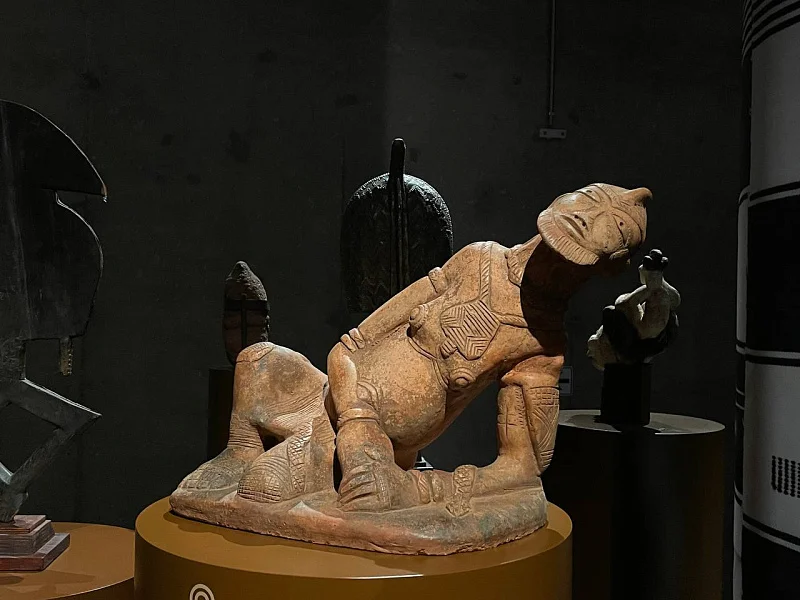 В районе ЗИЛ открылся музей с баром на крыше