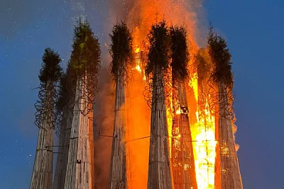 Лес, сердце и пламя: в Никола-Ленивце сожгли «главную Масленицу страны»