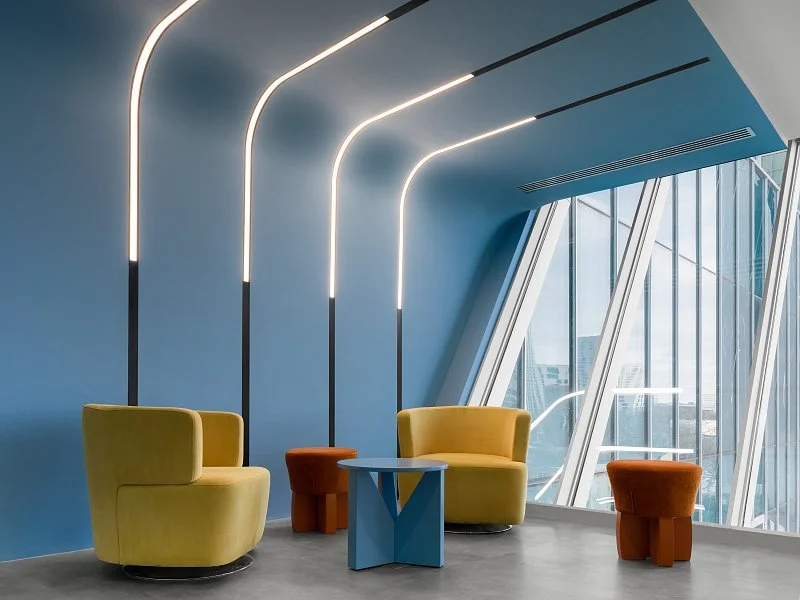 Крупный застройщик переедет в офис в стиле мемфис