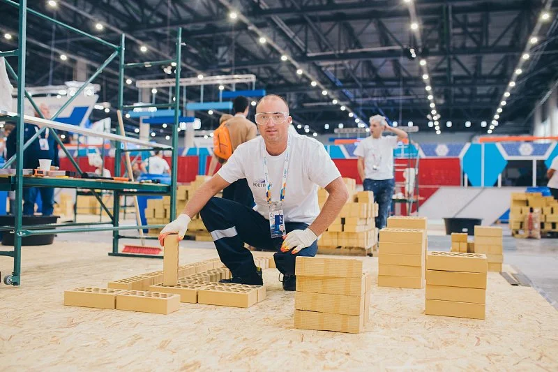 Стартовали финальные соревнования конкурса «Строймастер» в Казани. Фоторепортаж