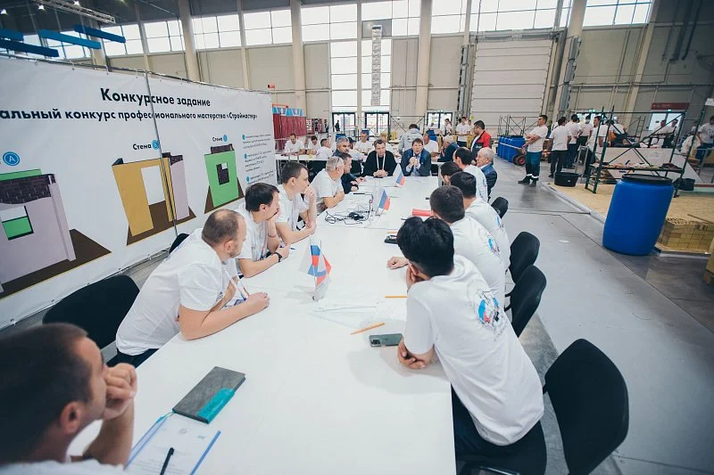 Стартовали финальные соревнования конкурса «Строймастер» в Казани. Фоторепортаж