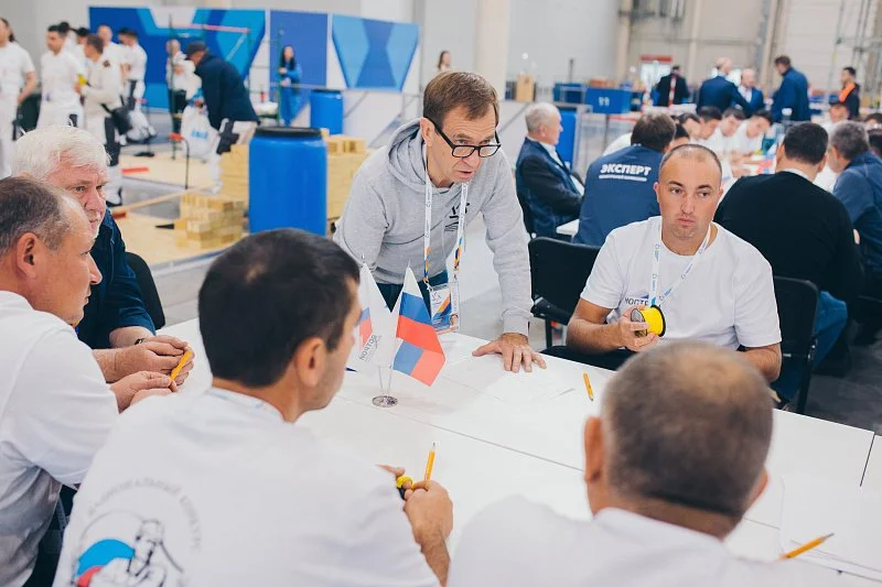 Стартовали финальные соревнования конкурса «Строймастер» в Казани. Фоторепортаж