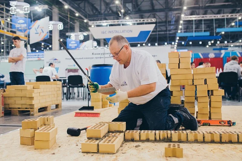 Стартовали финальные соревнования конкурса «Строймастер» в Казани. Фоторепортаж