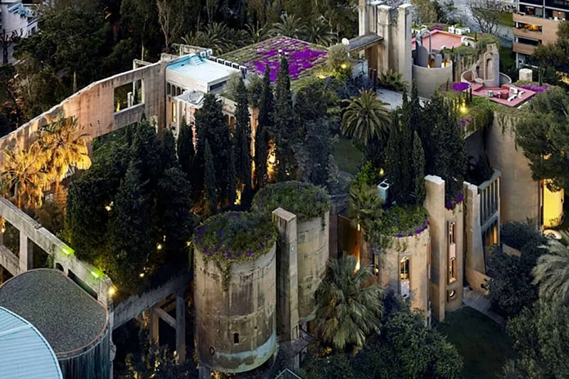 Жизнь на «Фабрике»