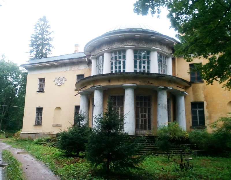 Обесточенный ансамбль 