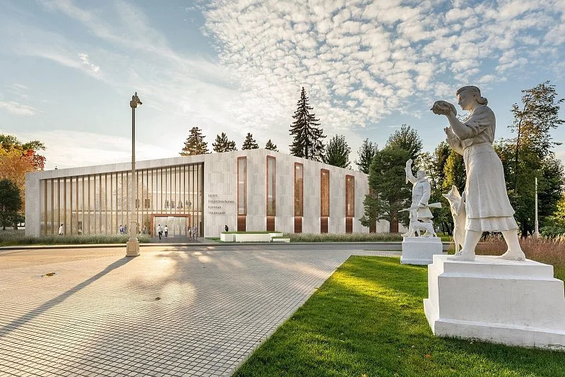 Галопом по ВДНХ: обновленный конноспортивный манеж откроется в следующем году