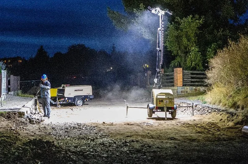 Для России и стран СНГ разработали передвижную осветительную мачту