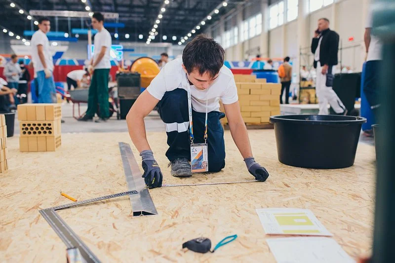Стартовали финальные соревнования конкурса «Строймастер» в Казани. Фоторепортаж