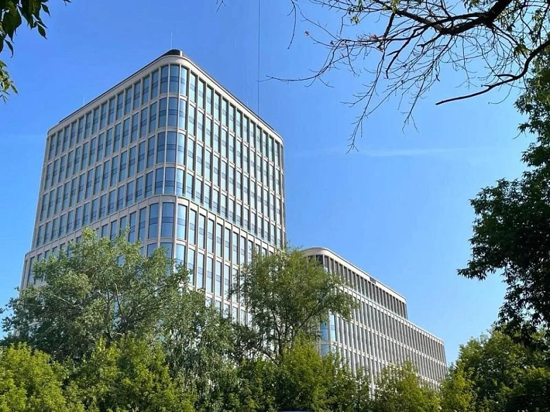 У станции метро «Белорусская» в Москве построили штаб-квартиру для «Тинькофф»