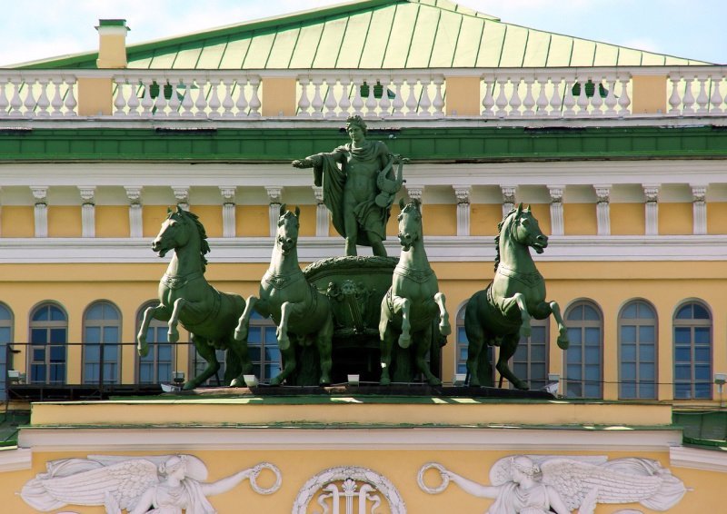 Петербург выделит более 9 миллиардов на ремонт объектов культуры