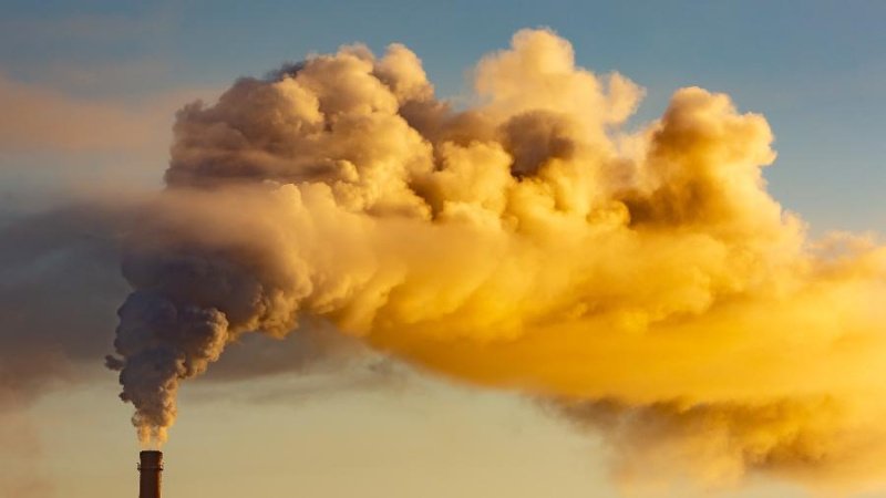 Стабильная токсичность: российская промышленность демонстрирует «постоянство» по вредным выбросам в атмосферу