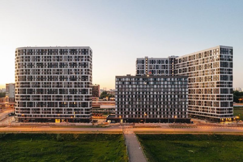 На северо-западе Москвы построили комплекс апартаментов с яркой архитектурой