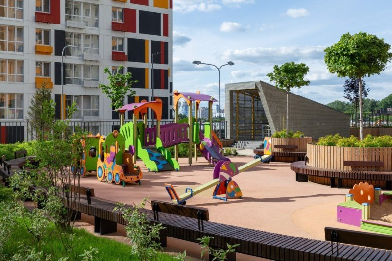 Московские родители поддержали размещение детских площадок на крыше новостроек