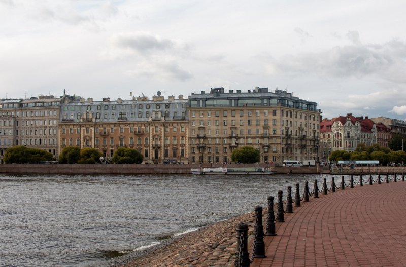 Большинство дорогих квартир в новостройках Петербурга располагаются на набережных