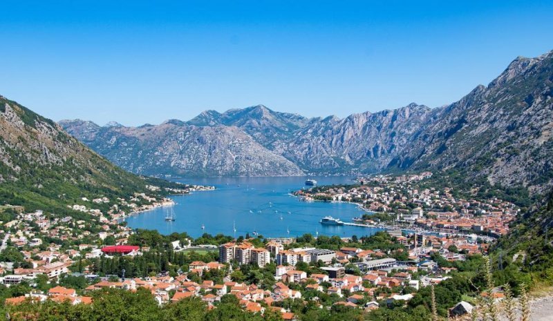 Названы популярные у россиян города Черногории для покупки жилья