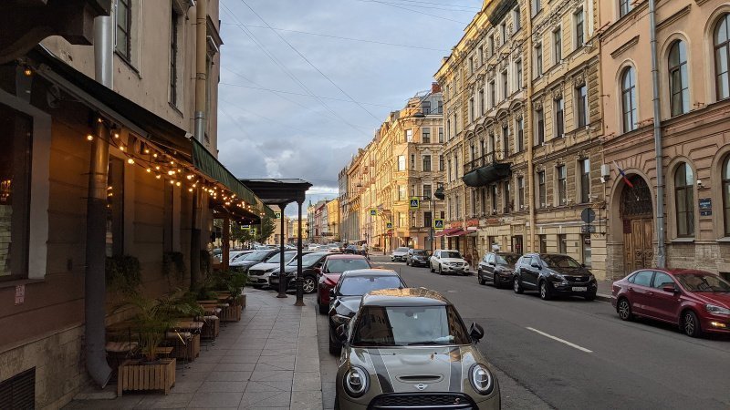 В Петербурге на треть сократилось количество открытий на рынке стрит-ретейл