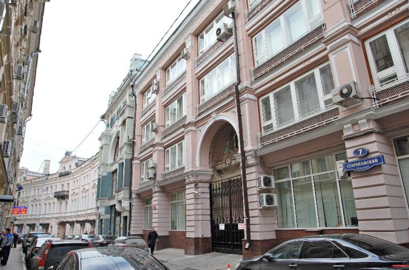 Два здания. Одно назначение. От хранилища главного московского скупердяя до «закромов» Росрезерва
