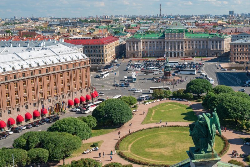 В Петербурге накануне ПМЭФ-2023 резко подорожали дорогие гостиницы 