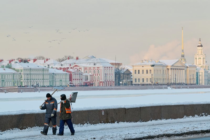 Чтобы ресурсов хватало: Петербург переходит на новую систему зимней уборки улиц и дворов