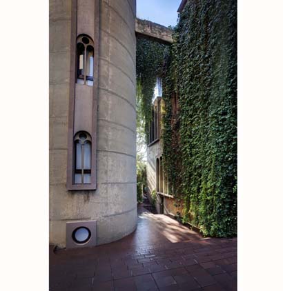 Ricardo_Bofill_Taller_Arquitectura_SantJustDesvern_Barcelona_Spain_OutdoorSpaces_(16).jpg