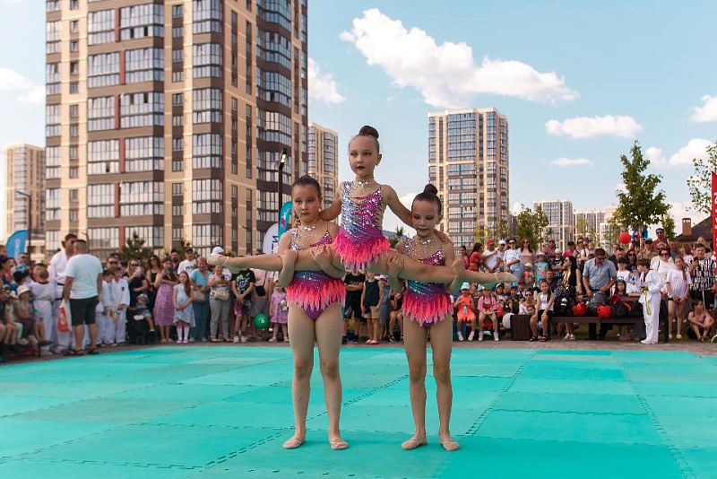 В Краснодаре в микрорайоне Любимово устроили масштабный праздник для детей