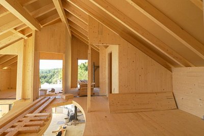 Модная и безопасная избушка: Россия заново открывает для себя деревянное домостроение