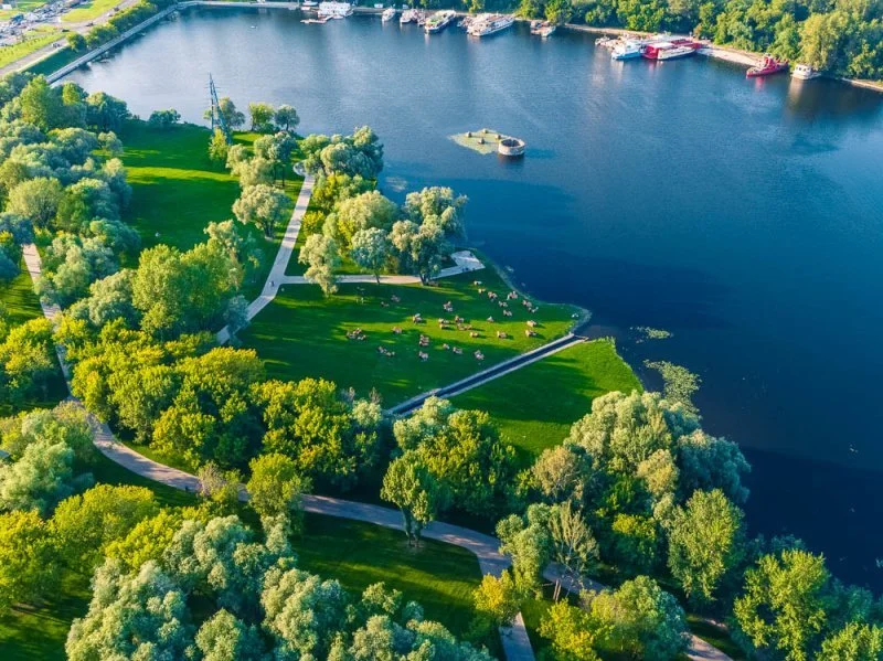 Сколько стоят новостройки у лучших парков Москвы