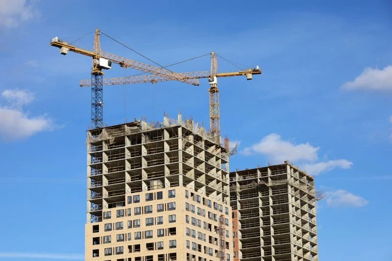 За три квартала 2022 года выданы разрешения на строительство 35,9 млн «квадратов жилья» — Минстрой